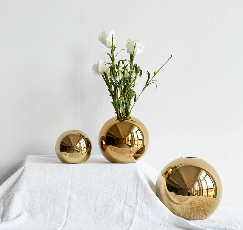 Plating Golden Ball Ceramic Vase